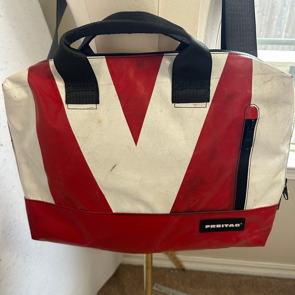 Freitag F302 ROY Laptop Bag Red White Recycled Tarp Messenger Crossbody Bag